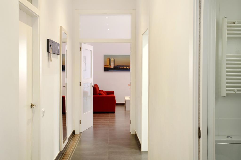 バルセロナアスパシオス ランブラ カタルーニャ スイーツアパートメント エクステリア 写真